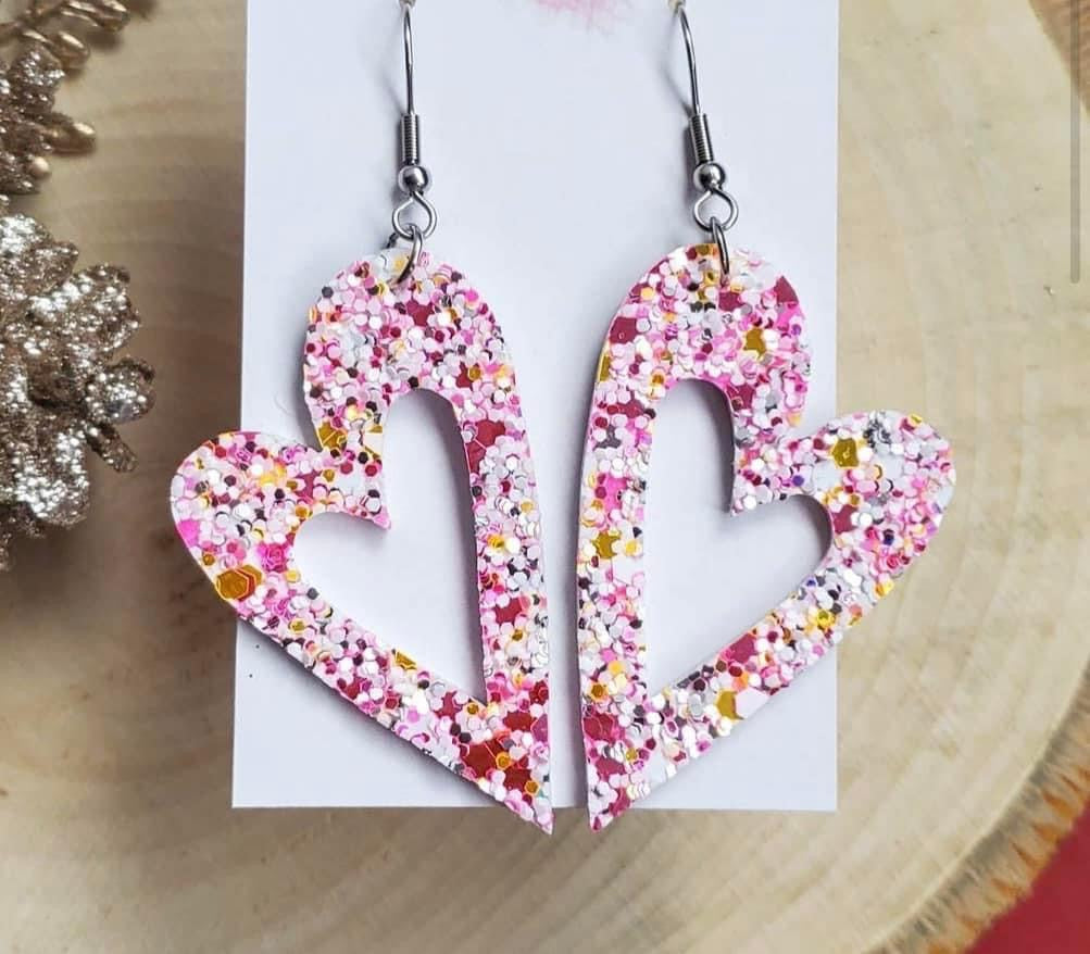 Dangle Me Heart Earrings ❤️